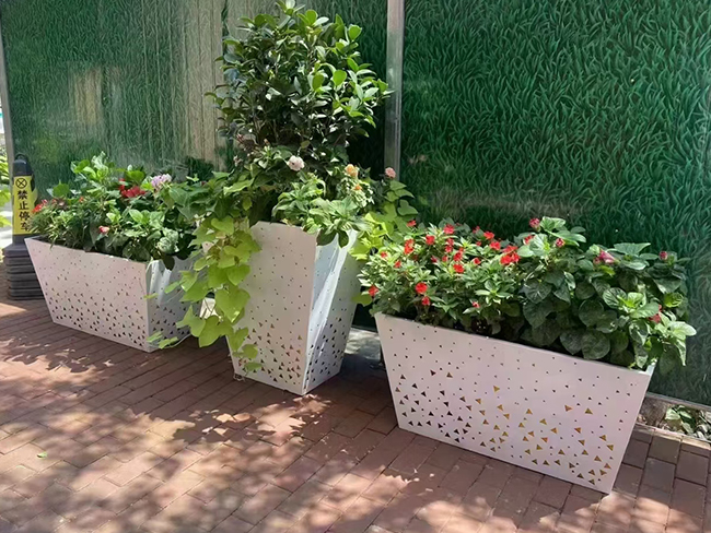 上城小区道路景观花箱